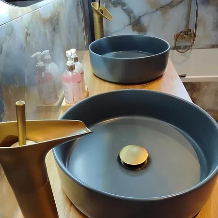 Maison Moderne Et Chaleureuse A Villa *