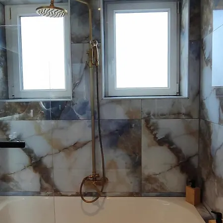 Maison Moderne Et Chaleureuse A